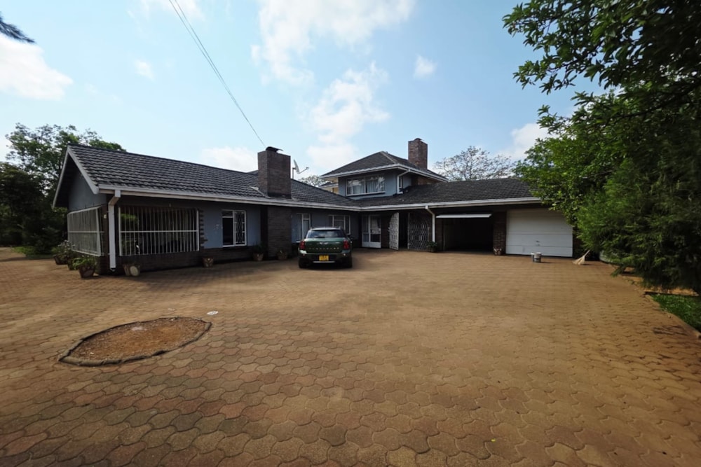 House for sale in Parklands, Zimbabwe - 3ZB1721103 House for sale in Parklands, Zimbabwe - 3ZB1721103