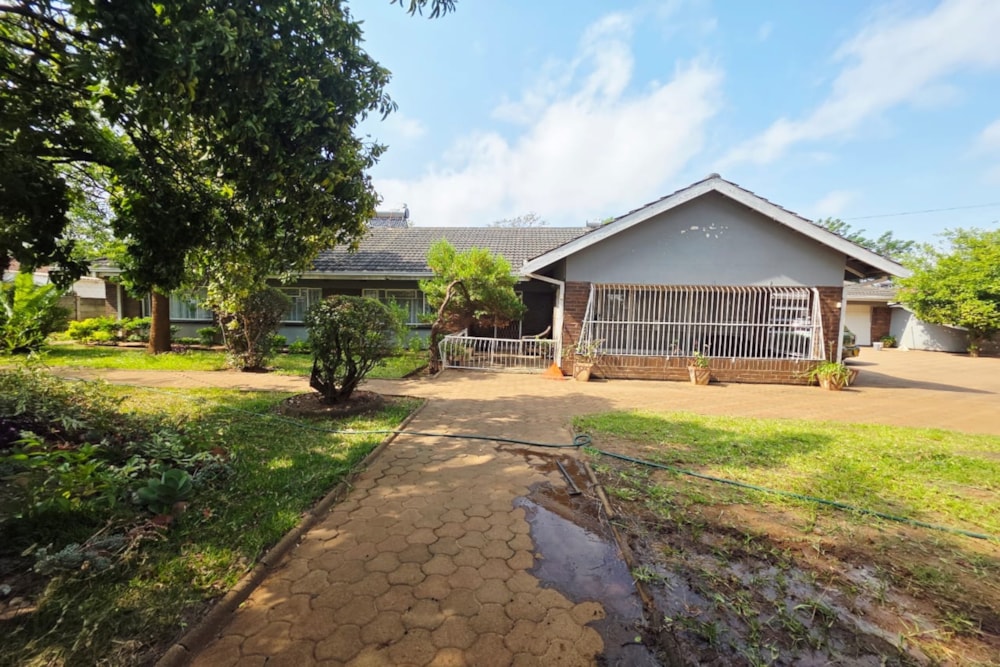 House for sale in Parklands, Zimbabwe - 3ZB1721103 House for sale in Parklands, Zimbabwe - 3ZB1721103