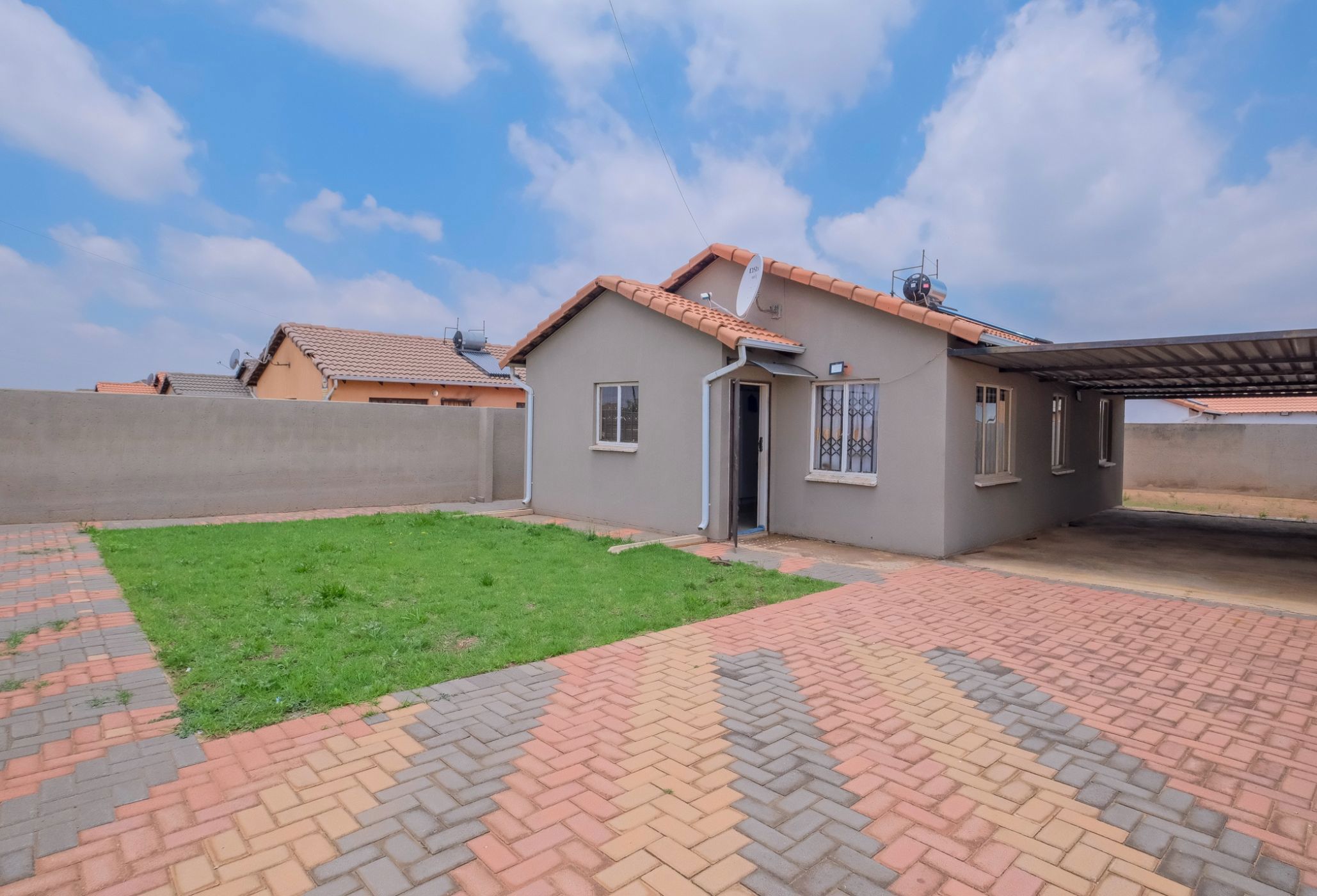 House for sale in Protea Glen - RDT1721199