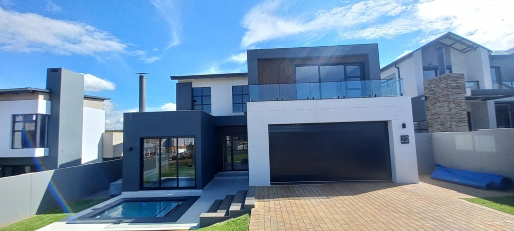 Security estate home for sale in Fountainbrook Estate - CN1721202