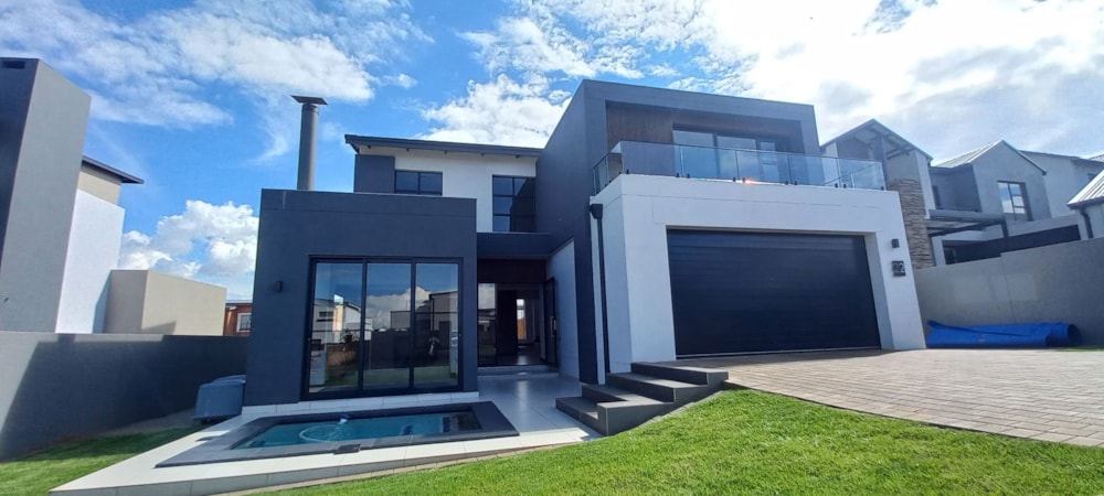 Security estate home for sale in Fountainbrook Estate - CN1721202