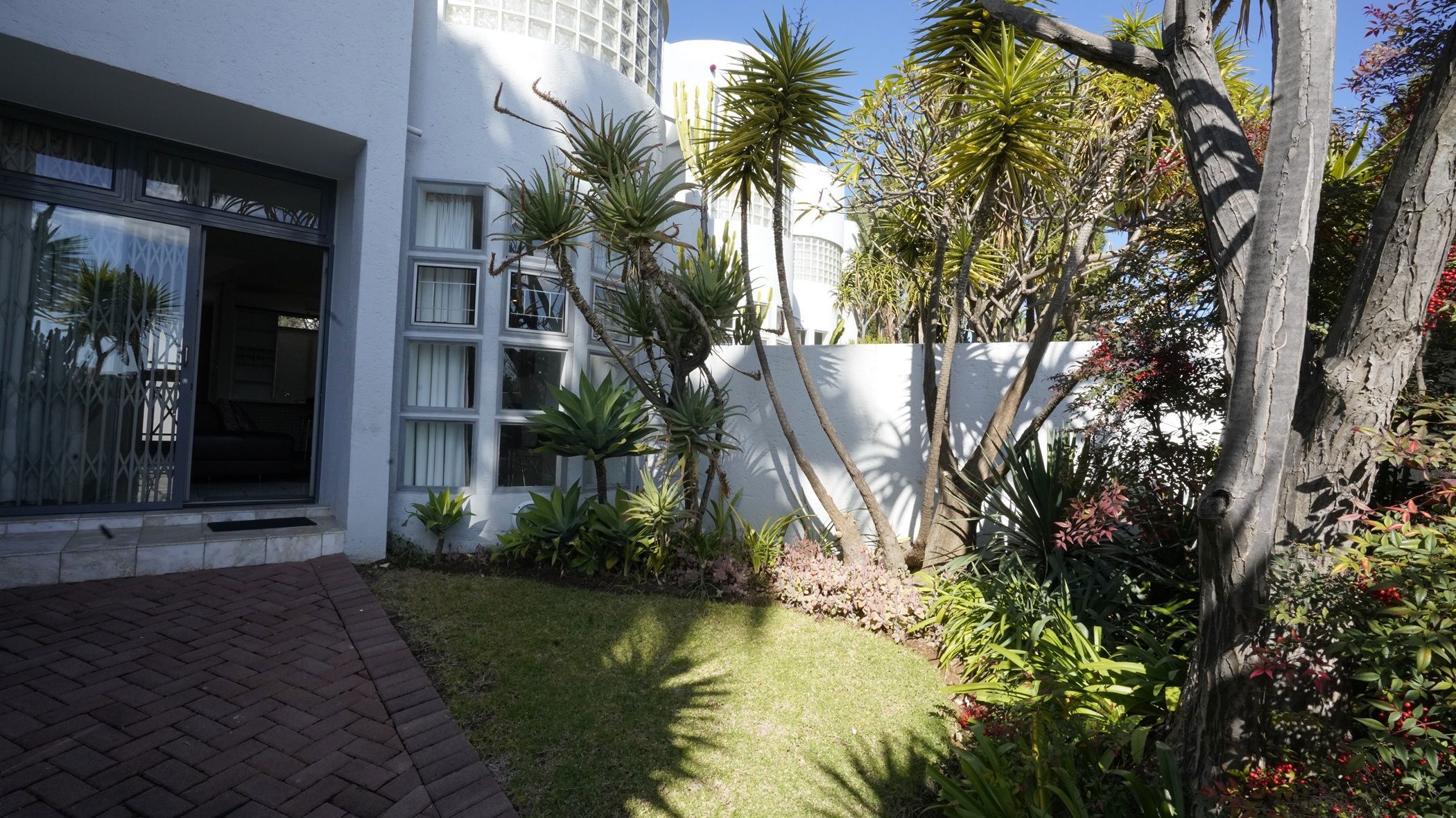 Double-storey apartment to rent in Lyme Park - JBL1721214