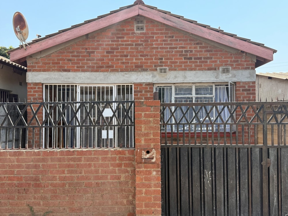 House for sale in Chitungwiza, Zimbabwe - 3ZB1721257