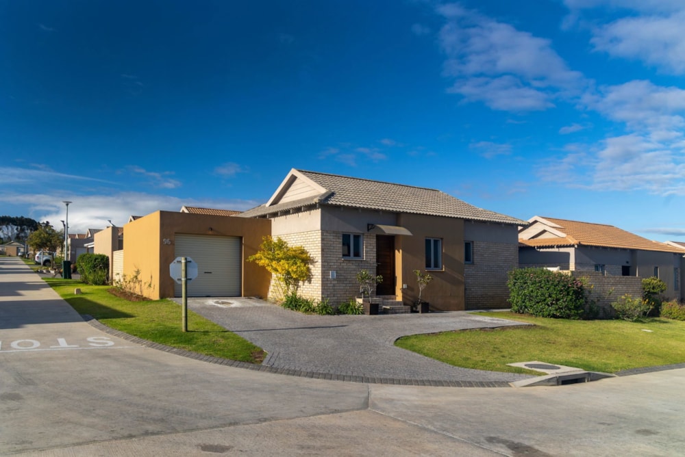 Townhouse to rent in Hansmoeskraal - GEO1721574