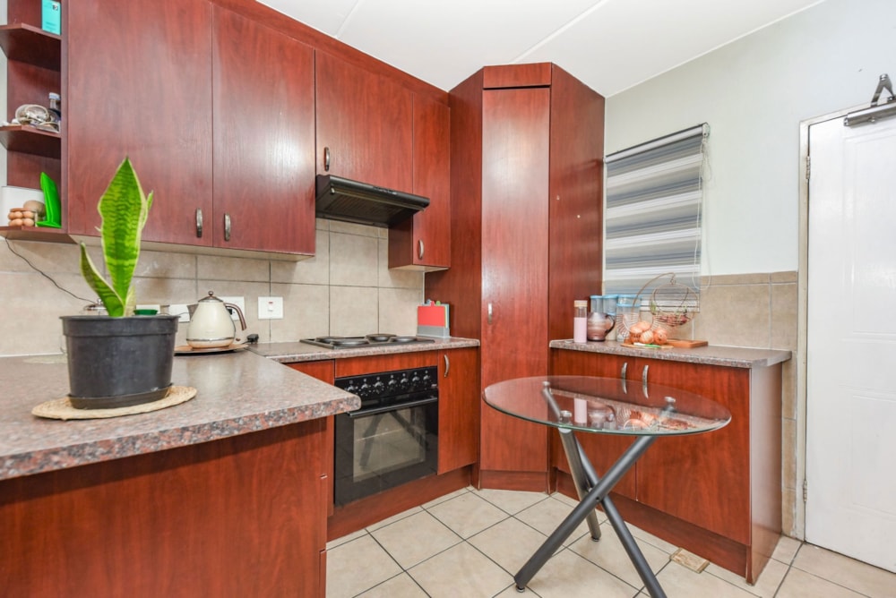 Apartment for sale in North Riding - FW1721302