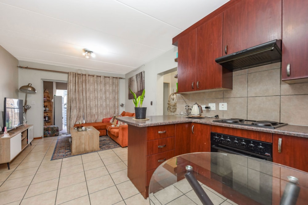 Apartment for sale in North Riding - FW1721302