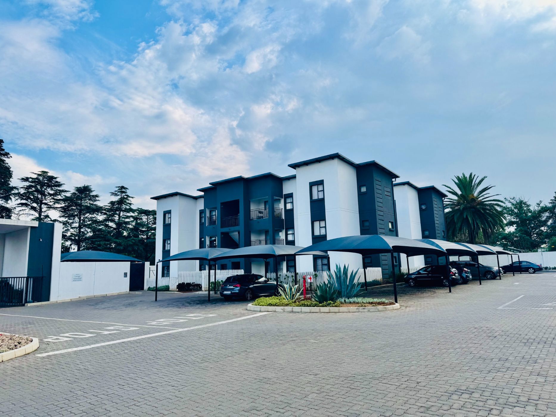 Townhouse for sale in Pomona - KTP1721640