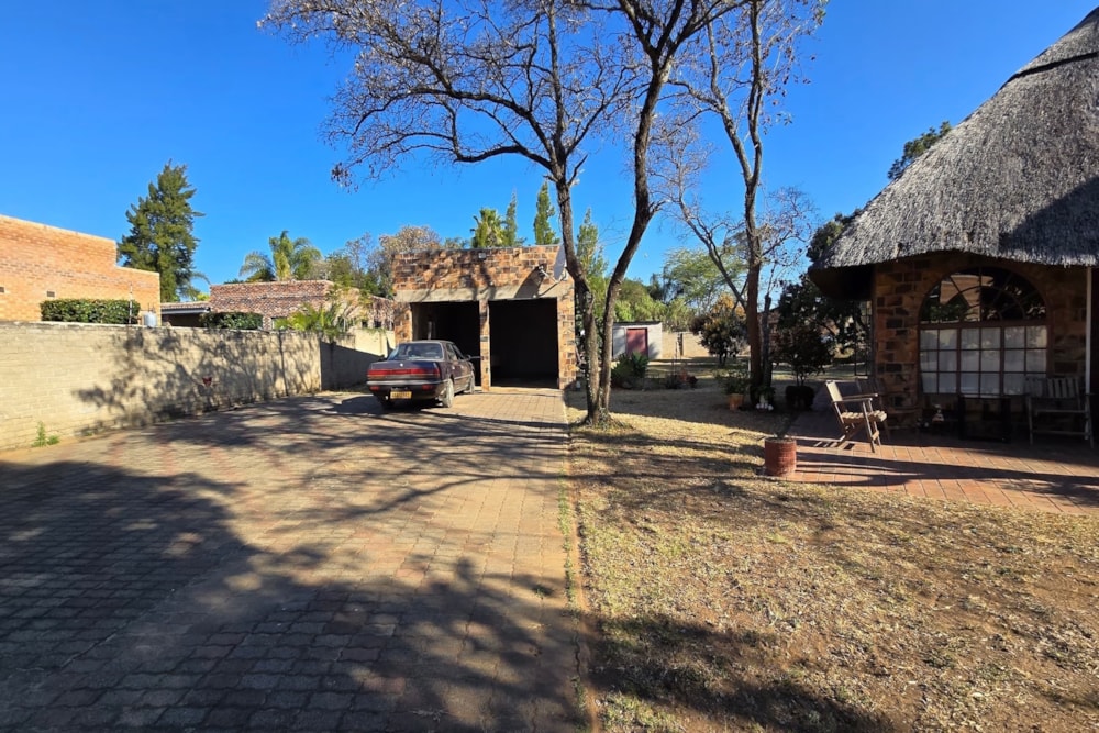 House for sale in Burnside, Bulawayo, Zimbabwe - 3ZB1721342