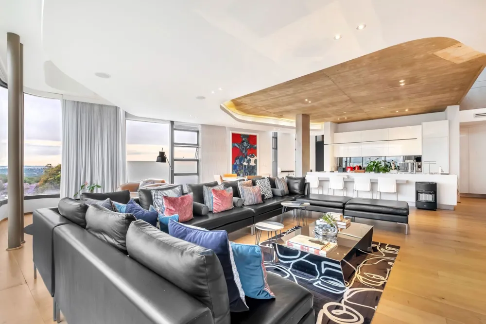 Penthouse apartment sold in Melrose Estate - HP1721400