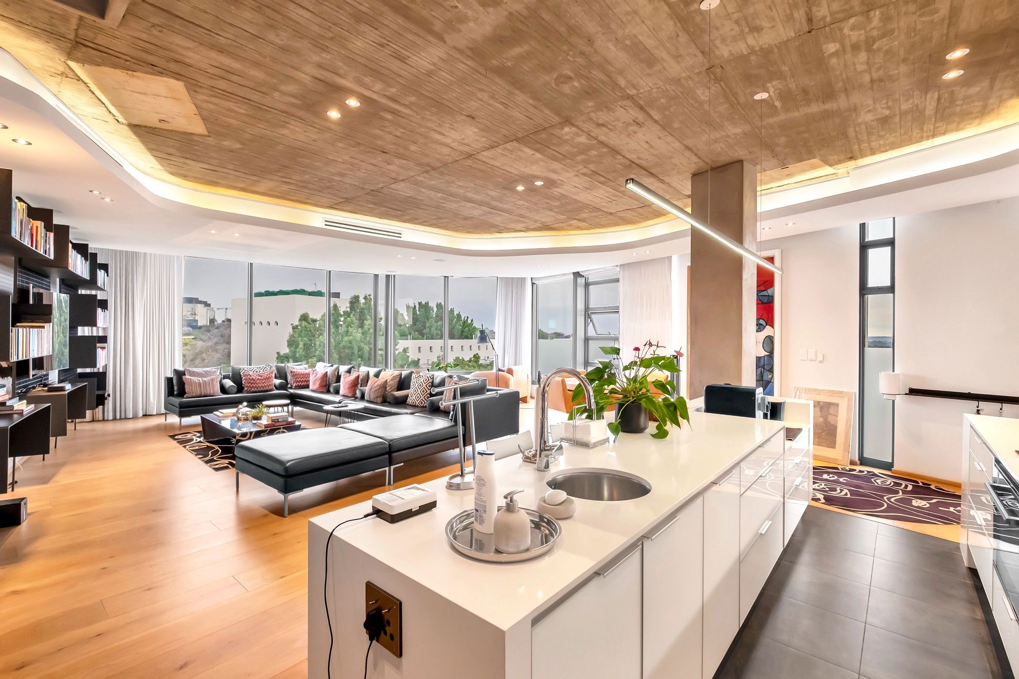 Penthouse apartment for sale in Melrose Estate - HP1721400