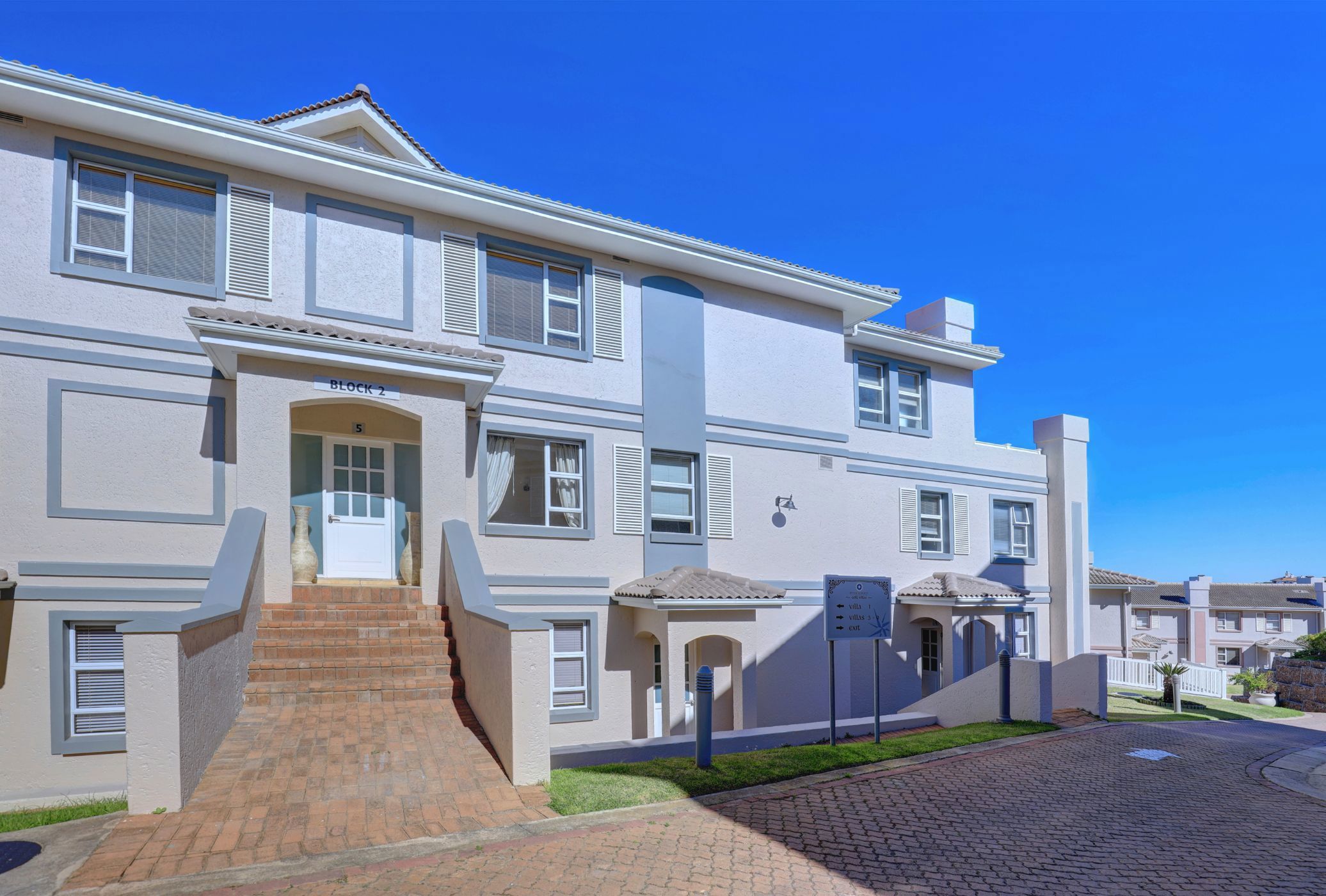 House to rent in Pinnacle Point Golf Estate - 1MB1721486