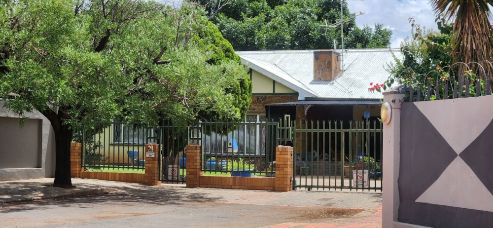 House for sale in Verwoerdpark, Kimberley - 1KJ1721570