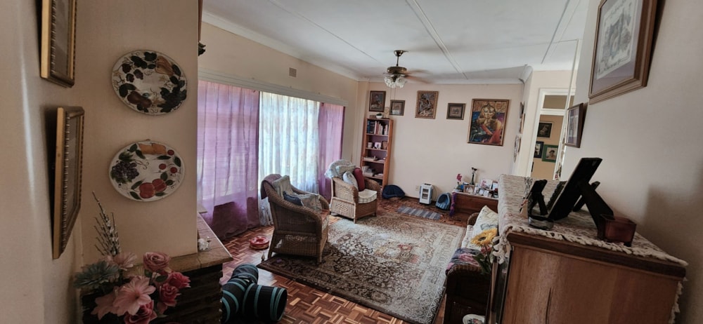 House for sale in Verwoerdpark, Kimberley - 1KJ1721570