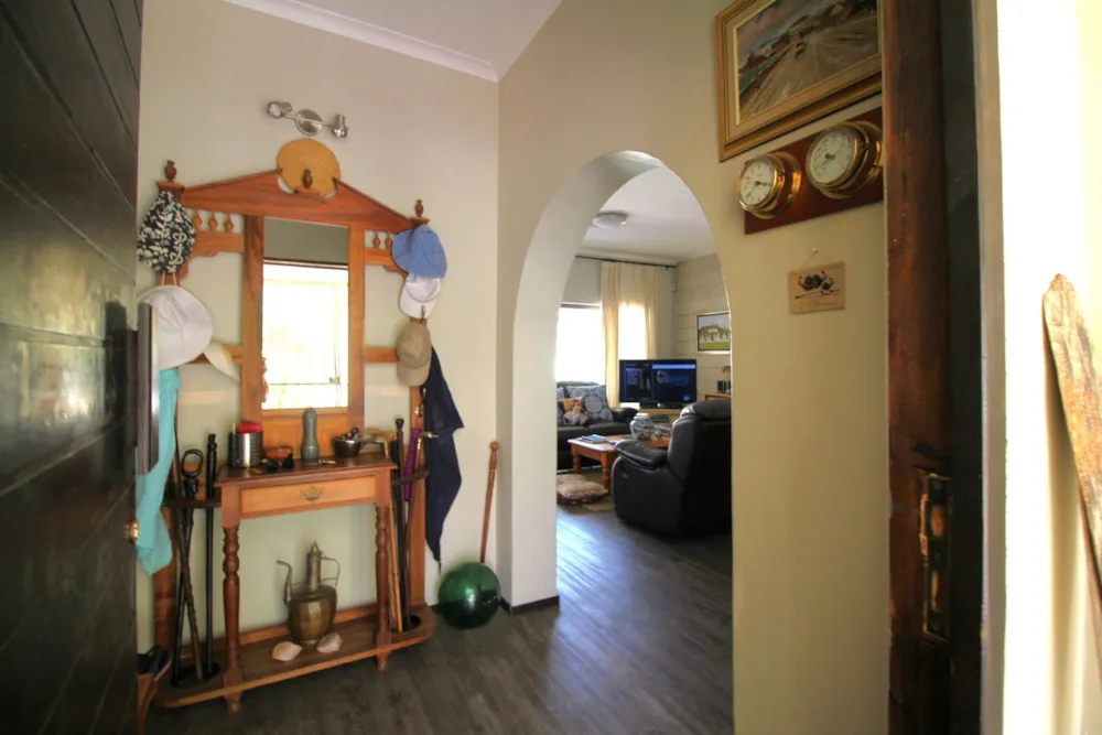 Double-storey house for sale in Port Owen - LA1721622 Double-storey house for sale in Port Owen - LA1721622