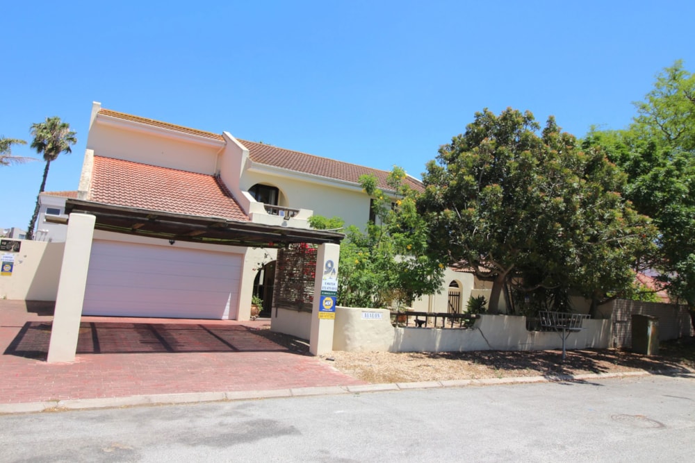 Double-storey house for sale in Port Owen - LA1721622