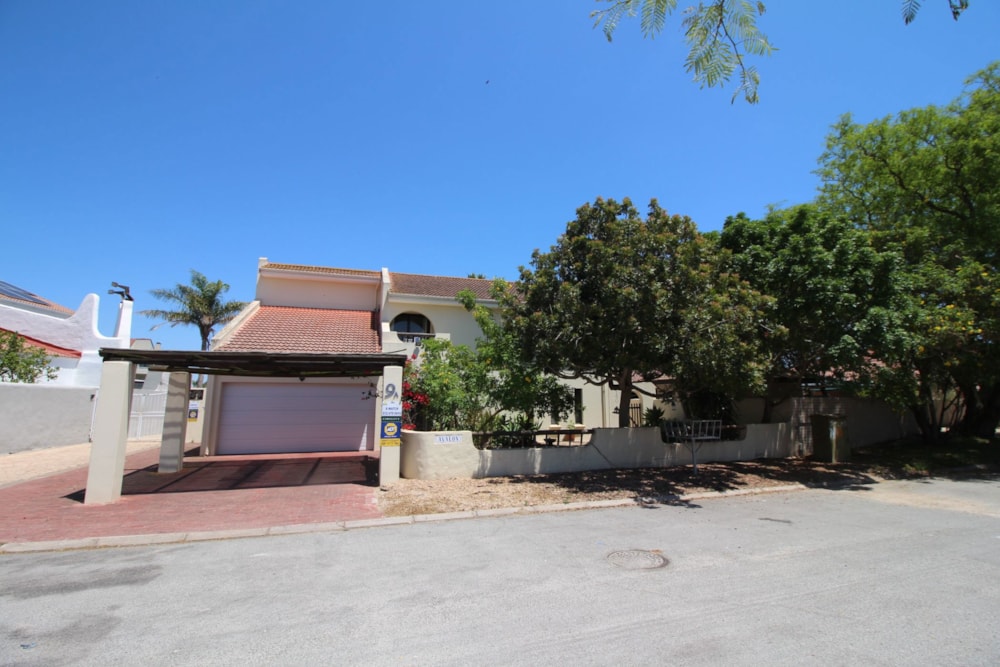 Double-storey house for sale in Port Owen - LA1721622