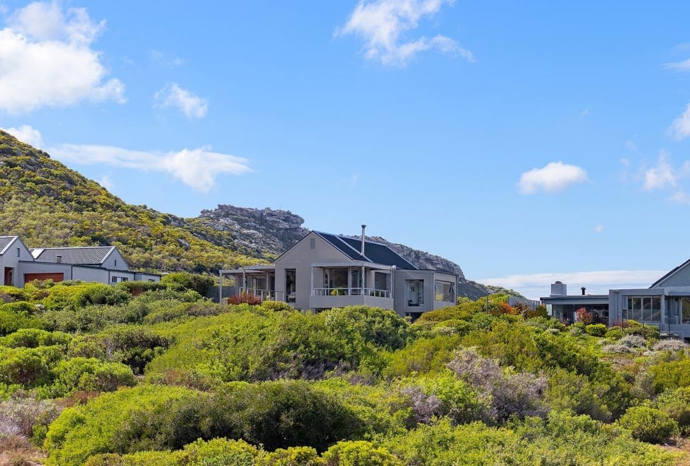 Security estate home to rent in Chapman's Bay Estate - FHL1721660 Security estate home to rent in Chapman's Bay Estate - FHL1721660