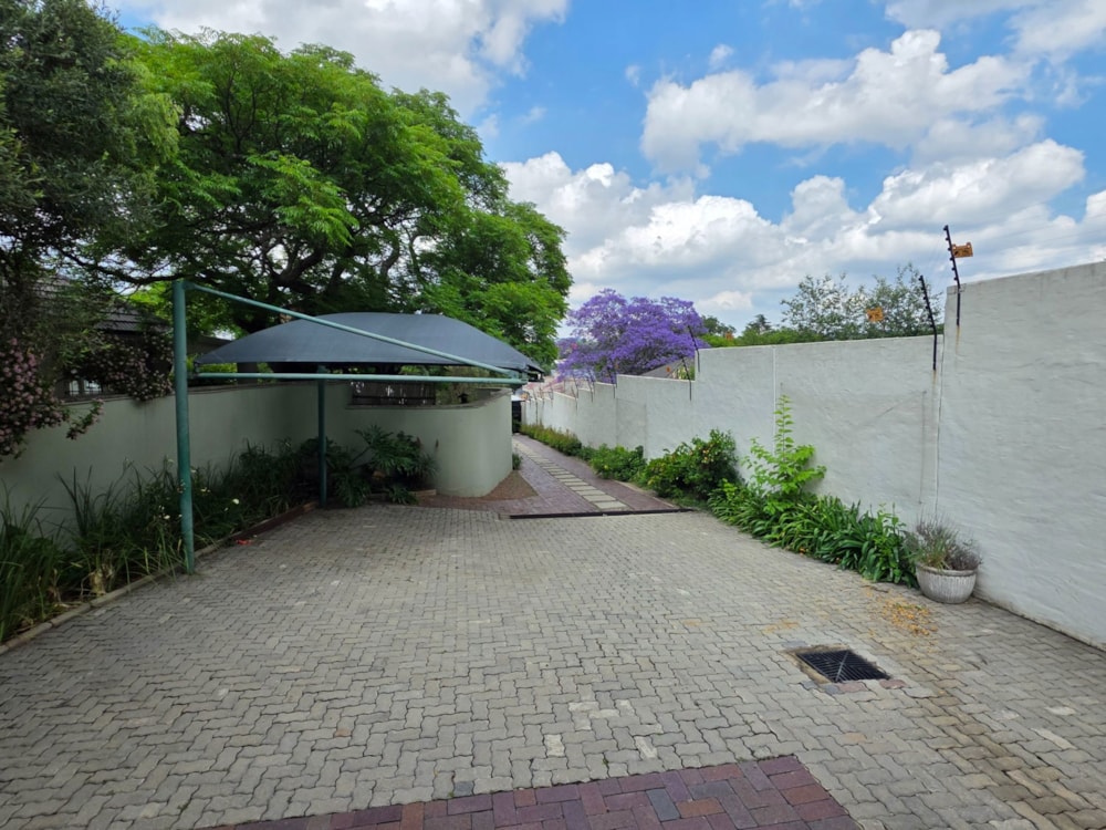 Cottage to rent in Craighall Park - JBL1721884