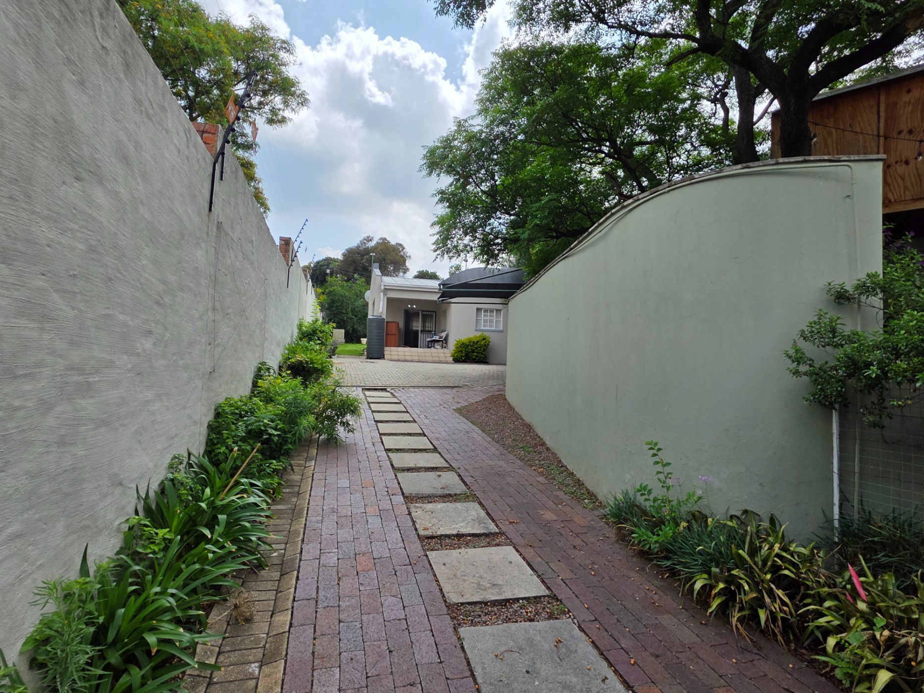 Cottage to rent in Craighall Park - JBL1721884