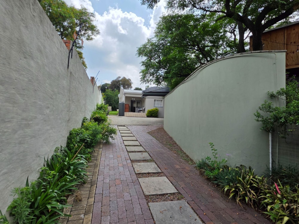Cottage to rent in Craighall Park - JBL1721884