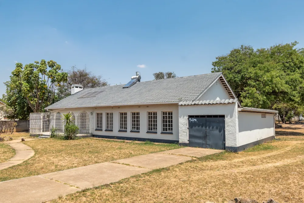 House for sale in Waterfalls, Zimbabwe - 3ZB1721696 House for sale in Waterfalls, Zimbabwe - 3ZB1721696