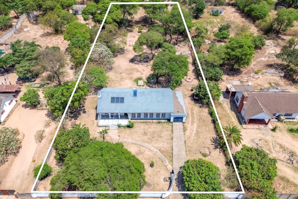 House for sale in Waterfalls, Zimbabwe - 3ZB1721696 House for sale in Waterfalls, Zimbabwe - 3ZB1721696