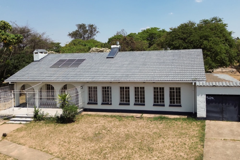 House for sale in Waterfalls, Zimbabwe - 3ZB1721696 House for sale in Waterfalls, Zimbabwe - 3ZB1721696