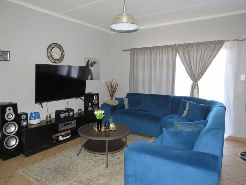 Apartment for sale in Ellisras (Lephalale) - 1ER1721783