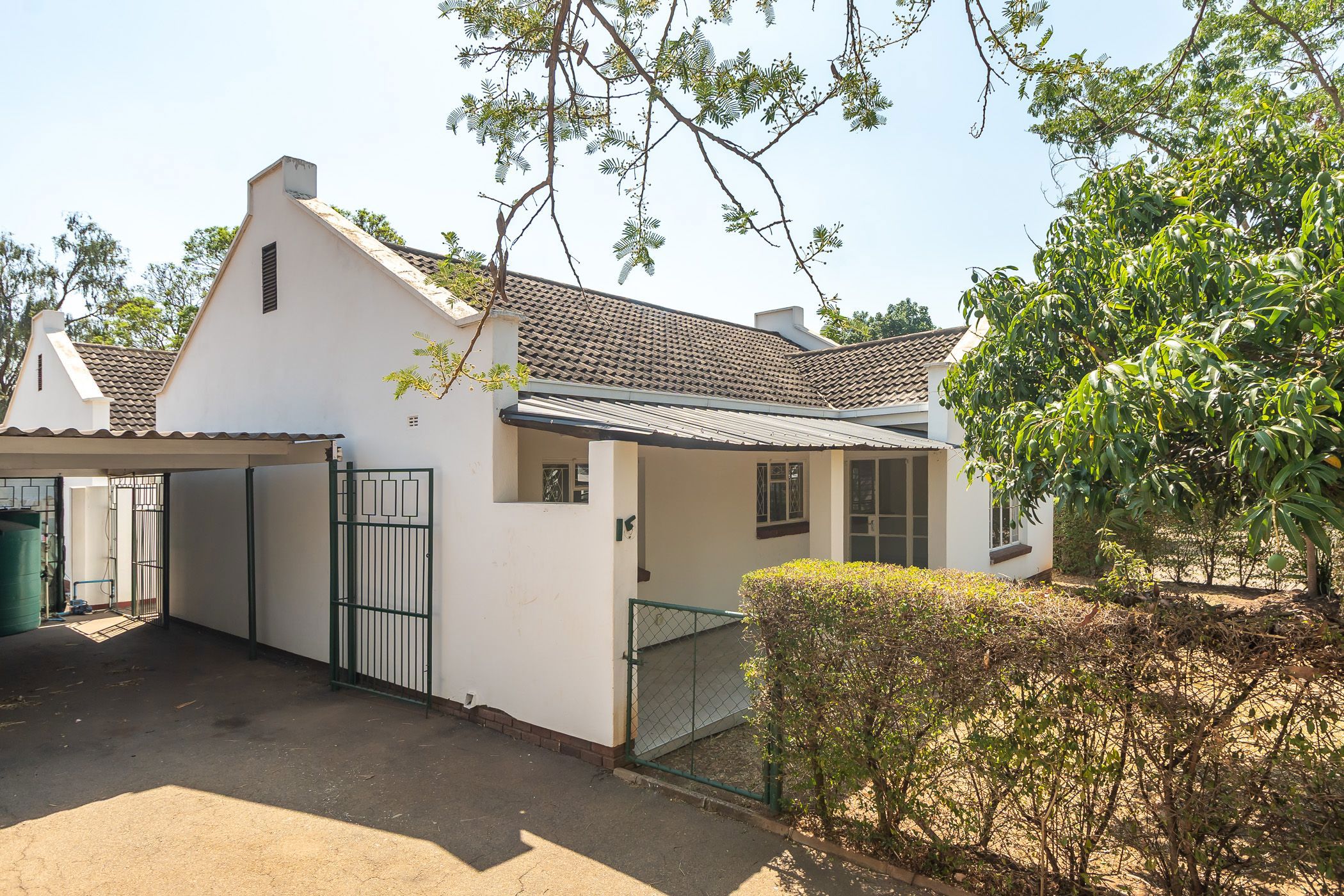 Cluster for sale in Bluffhill, Zimbabwe - 3ZB1721671