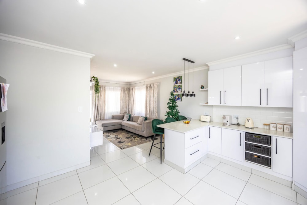 Townhouse for sale in Gonubie - 1EZ1721707