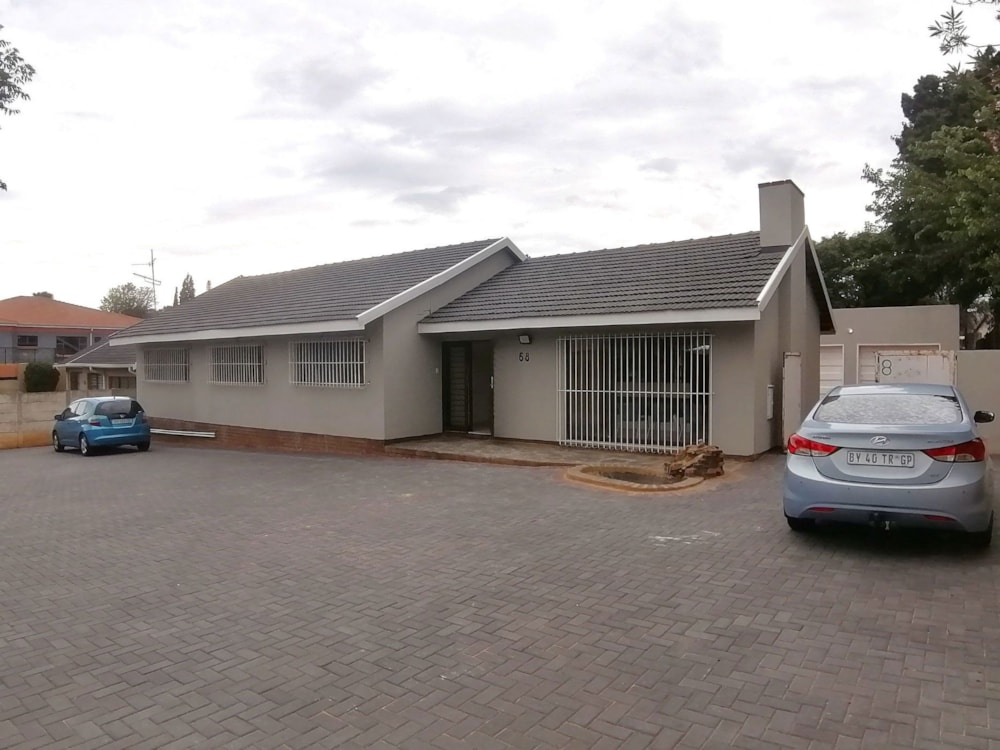 Commercial office to rent in Glenanda - 1GV1728705