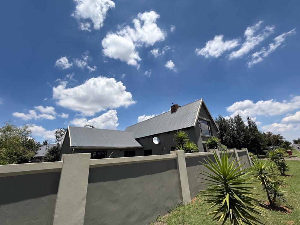 Security complex home to rent in Witbank (eMalahleni) - 1WD1722866 Security complex home to rent in Witbank (eMalahleni) - 1WD1722866