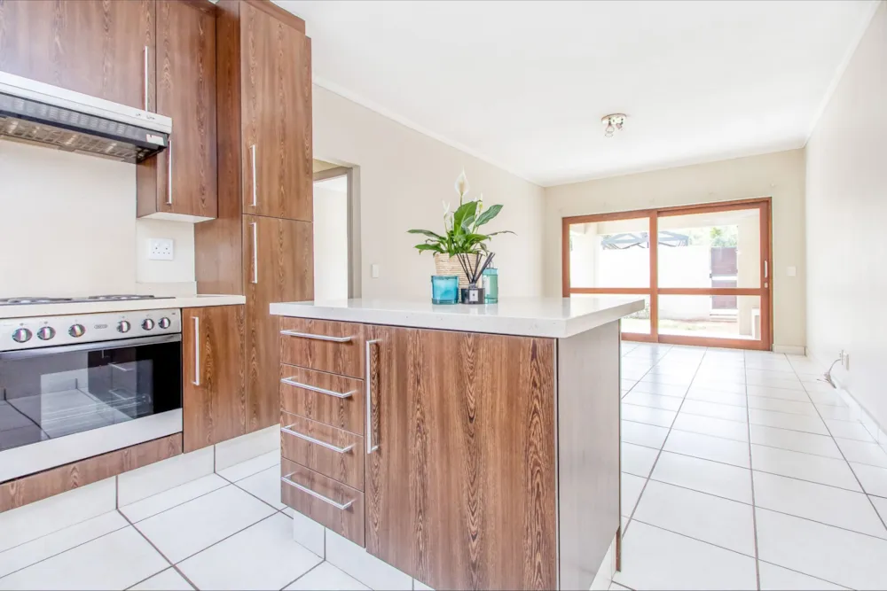 Apartment sold in Fourways Area - FW1721817 Apartment sold in Fourways Area - FW1721817