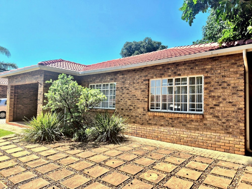 Townhouse for sale in Safari Gardens - 1RU1721858