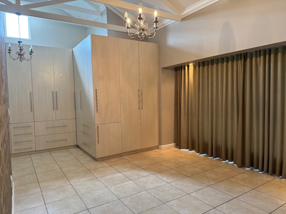 Golf estate house for sale in Bankenveld  - 1WD1721876