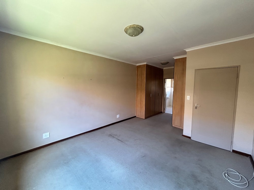 Townhouse for sale in Royldene - 1KJ1721880