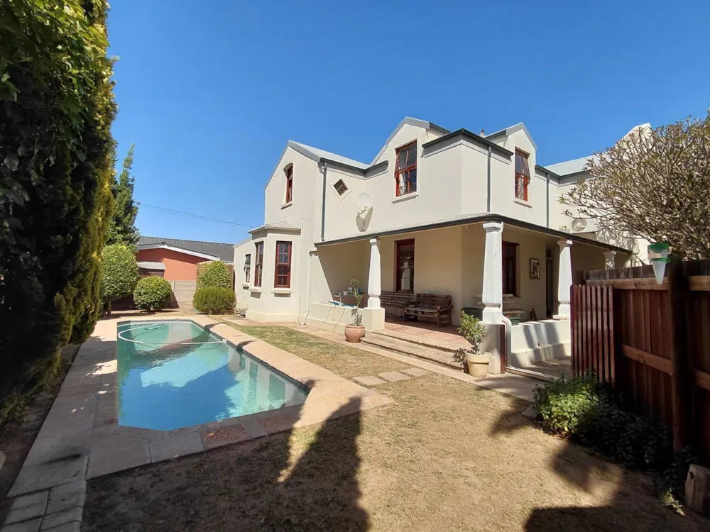 Double-storey house for sale in Heidelberg, Garden Route - 1SR1722288 Double-storey house for sale in Heidelberg, Garden Route - 1SR1722288