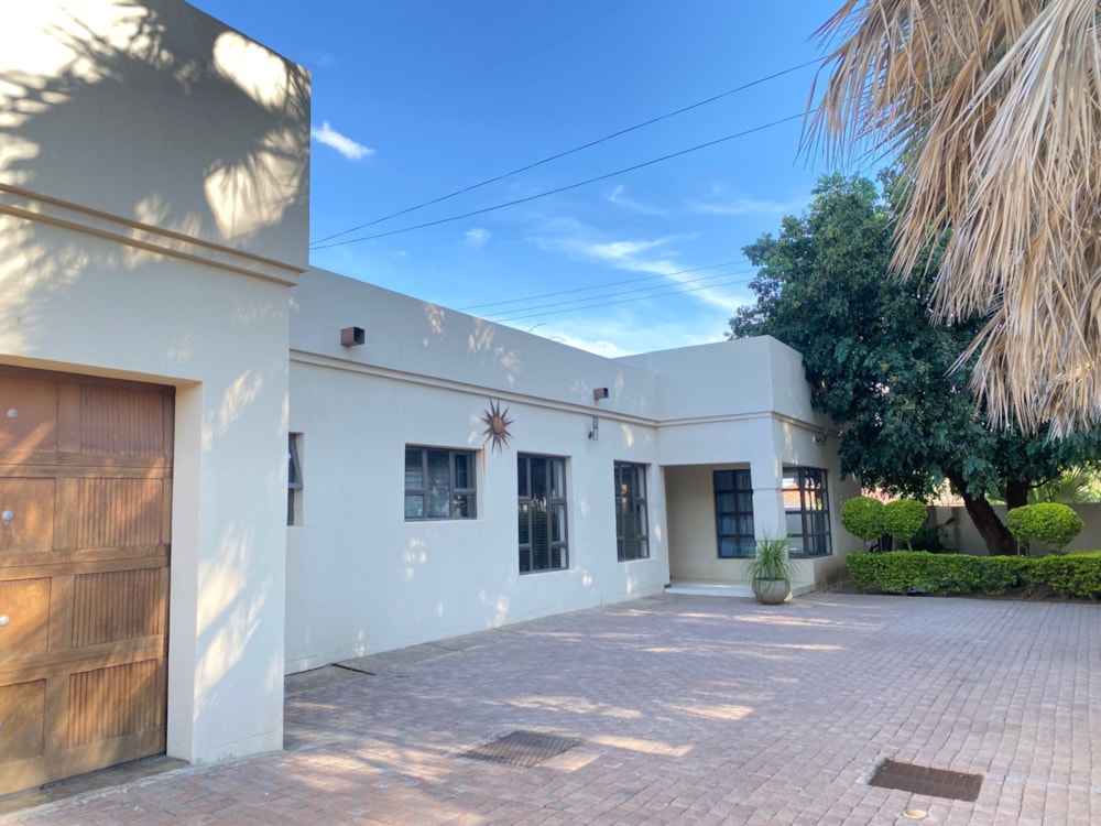 House for sale in Phakalane, Botswana - 3BO1721990 House for sale in Phakalane, Botswana - 3BO1721990