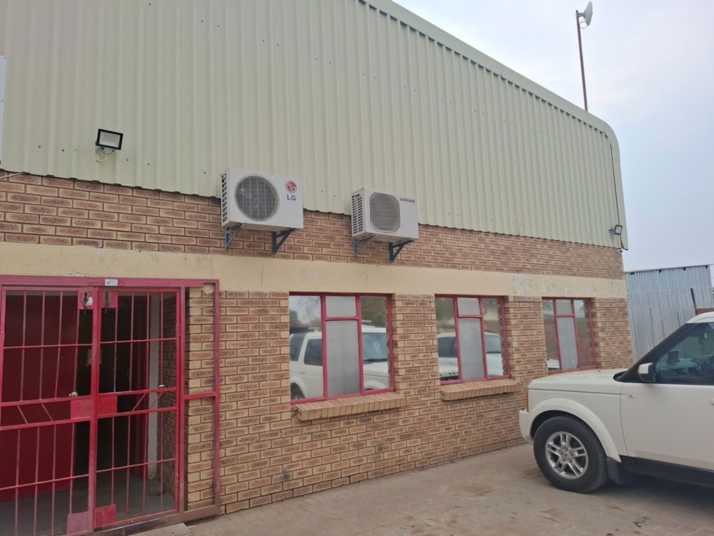 Commercial Building for sale in Mogoditshane, Botswana - 3BO1722046 Commercial Building for sale in Mogoditshane, Botswana - 3BO1722046