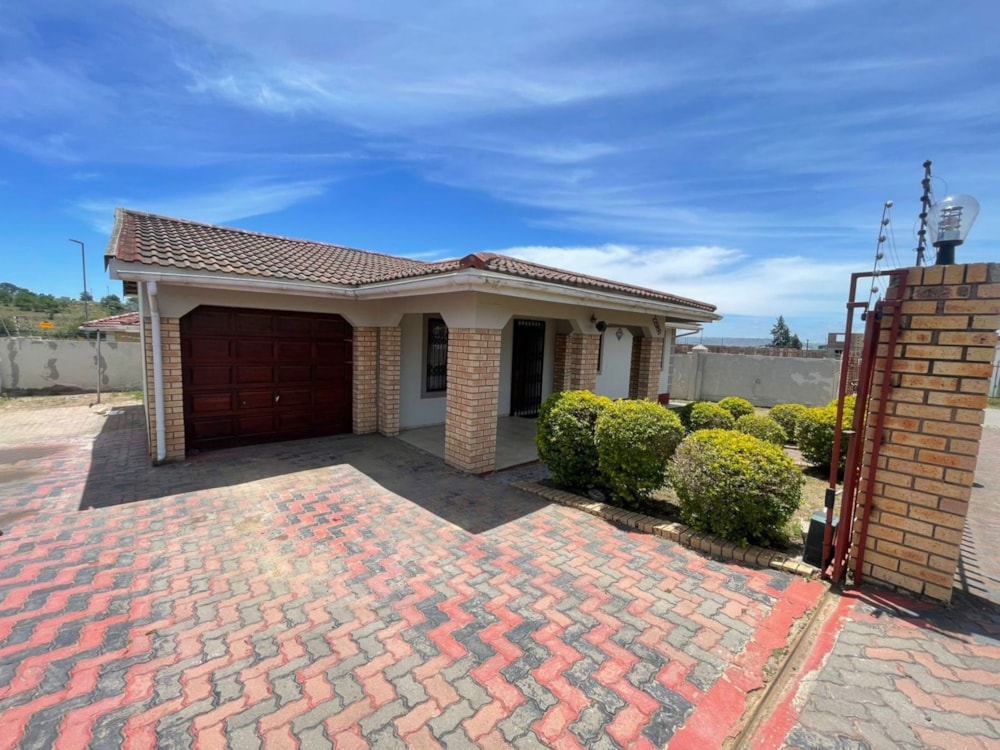 House for sale in Southernwood, Mthatha - 1MH1722163 House for sale in Southernwood, Mthatha - 1MH1722163