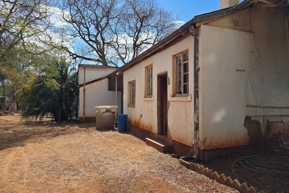 House for sale in Suburbs, Zimbabwe - 3ZB1722118 House for sale in Suburbs, Zimbabwe - 3ZB1722118