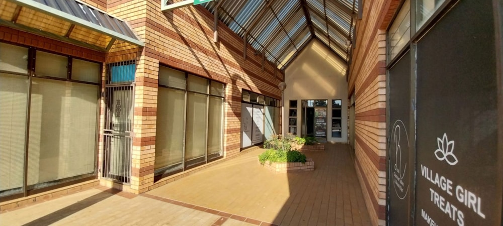 Commercial Building for sale in Lydenburg (Mashishing) - 1LY1723425 Commercial Building for sale in Lydenburg (Mashishing) - 1LY1723425