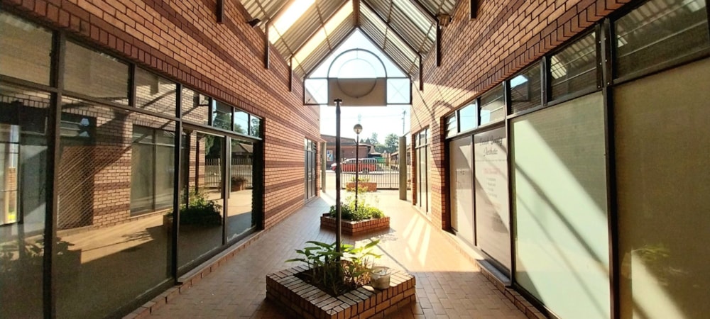 Commercial Building for sale in Lydenburg (Mashishing) - 1LY1723425 Commercial Building for sale in Lydenburg (Mashishing) - 1LY1723425