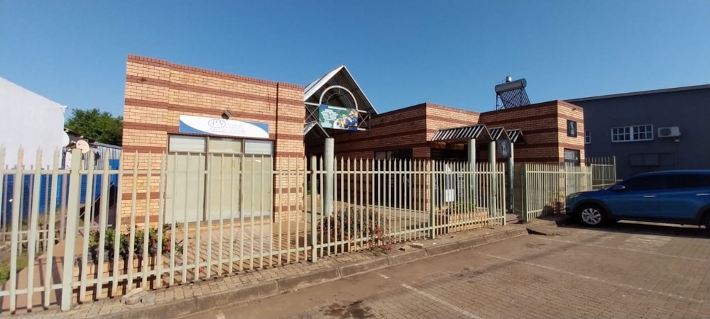 Commercial Building for sale in Lydenburg (Mashishing) - 1LY1723425 Commercial Building for sale in Lydenburg (Mashishing) - 1LY1723425