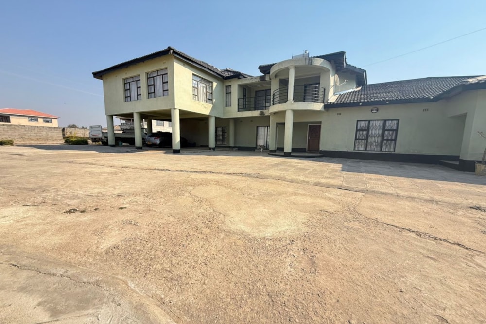 Double-storey house for sale in Burnside, Bulawayo, Zimbabwe - 3ZB1722258