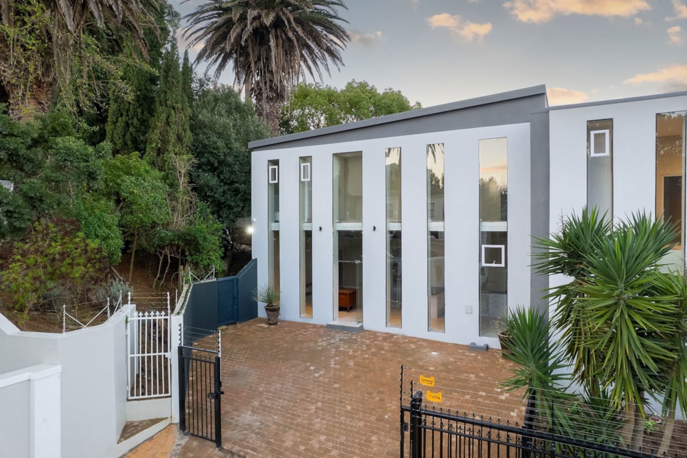 Semi-detached house for sale in Bishopscourt - KW1722272