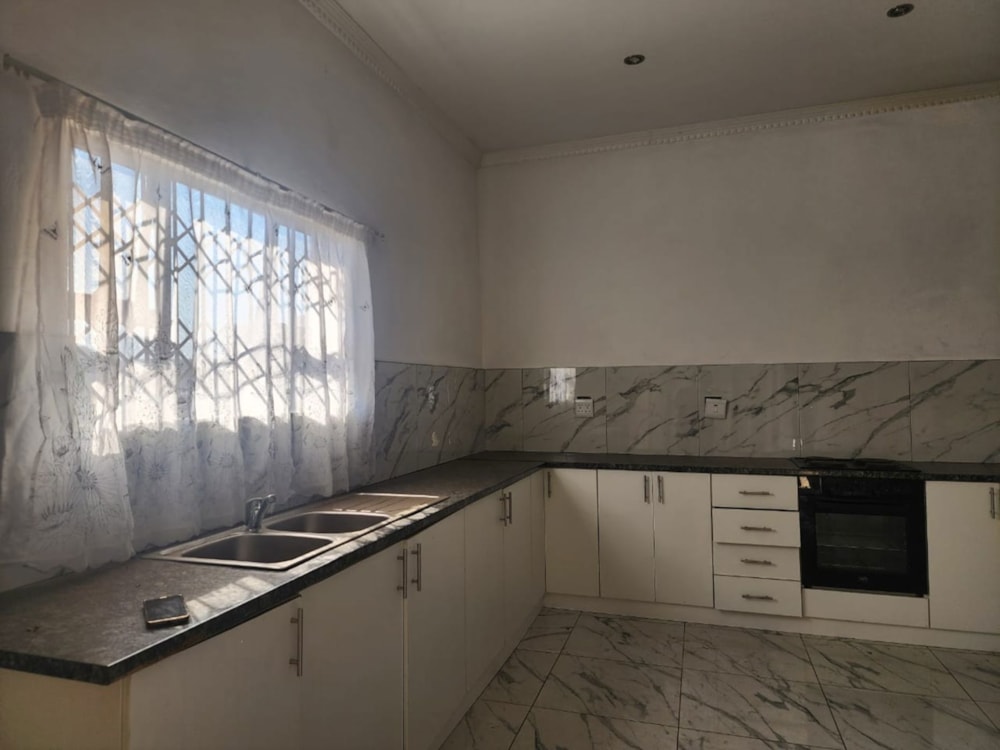 House for sale in Isipingo Beach - 1DA1722384 House for sale in Isipingo Beach - 1DA1722384