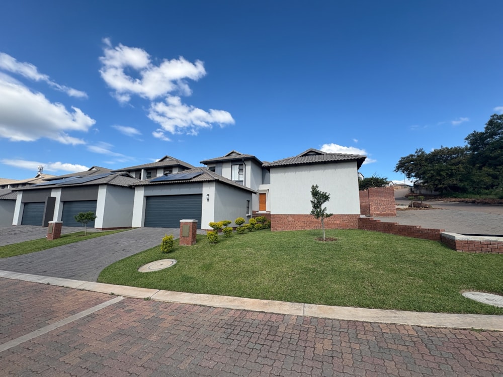 Double-storey house for sale in West Acres - 1NS1722418