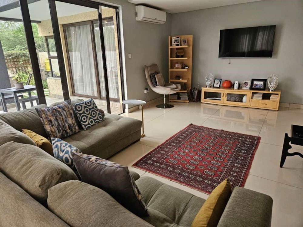 House to rent in Phakalane, Botswana - 3BO1722369 House to rent in Phakalane, Botswana - 3BO1722369