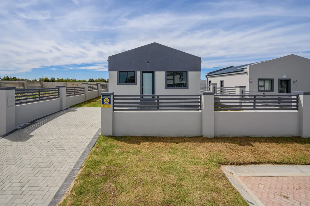 House for sale in Parsons Vlei - 1PLZ1722433 House for sale in Parsons Vlei - 1PLZ1722433
